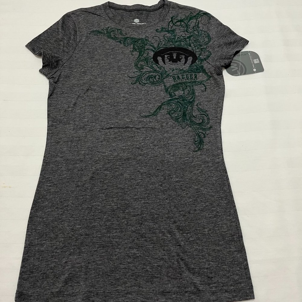 Levelwear T-shirt Top NWT Size Large